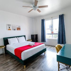 Samesun Hollywood Hotel & Hostel
